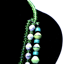 Lade das Bild in den Galerie-Viewer, Shira Marble Crystal Bead Necklace
